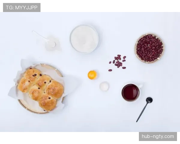 杨力维家的冰箱里塞满蛋白粉，连饮料都是按毫升算的